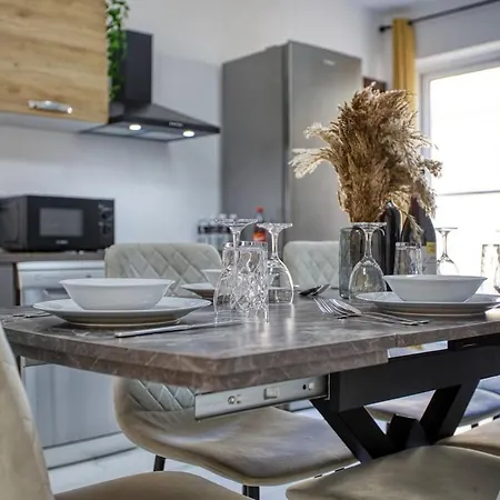Wonderland, 3 Apartment