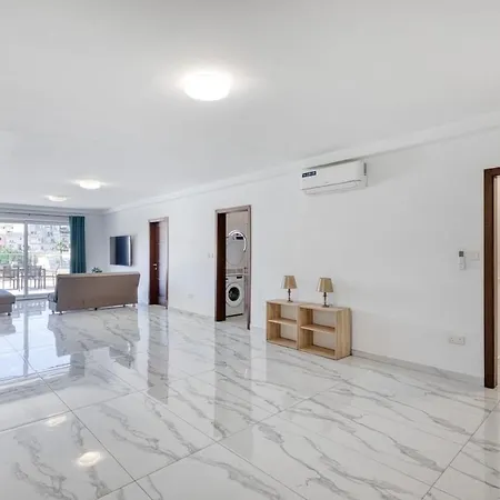 Wonderland, 3 Apartment San Ġiljan