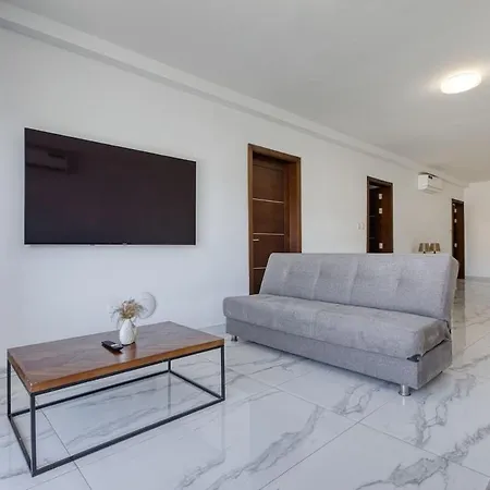 Wonderland, 3 Apartment San Ġiljan